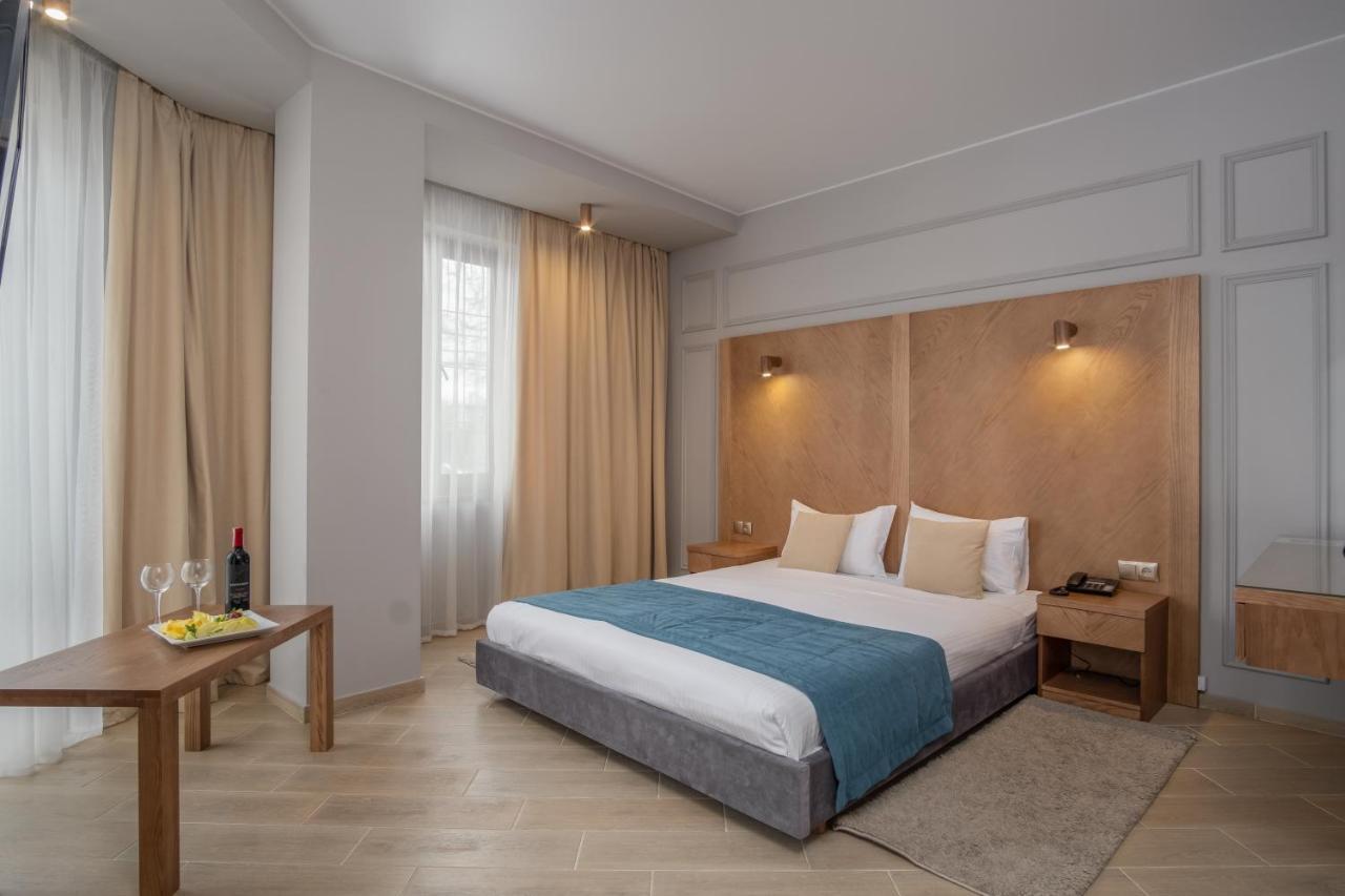Boomerang Boutique Hotel Odesa Exterior photo